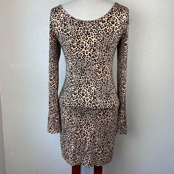EUC Divided by H&M Leopard Long Sleeve Mini/Midi Dress Size 8 - Picture 4 of 5